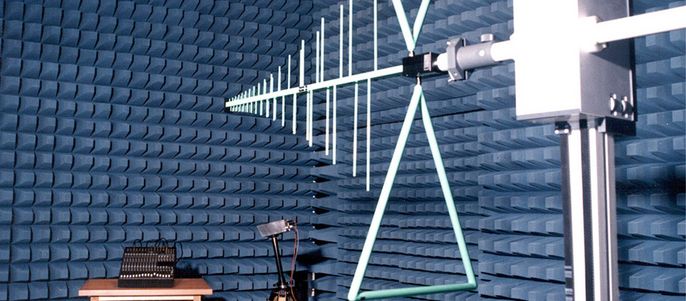 Ein "Elektro-magnetische-Verträglichkeit" Testgerät.