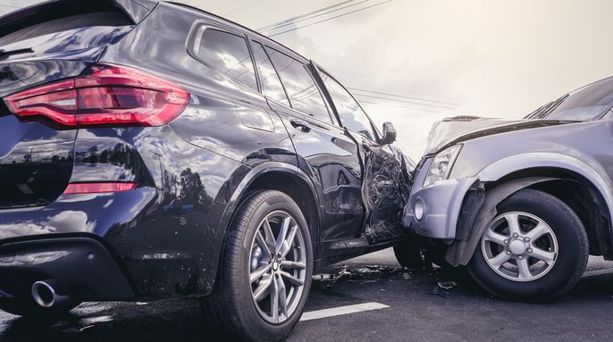 Ein Unfall mit 2 Fahrzeugen bei Tag