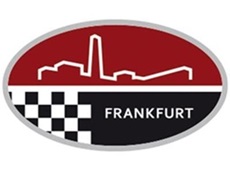 Ein rotes ovales Logo mit weißer Silhouette von Frankfurt, einem Schachbrettmuster und dem Schriftzug "FRANKFURT" darunter.